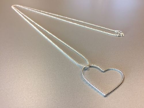 necklace with heart silver