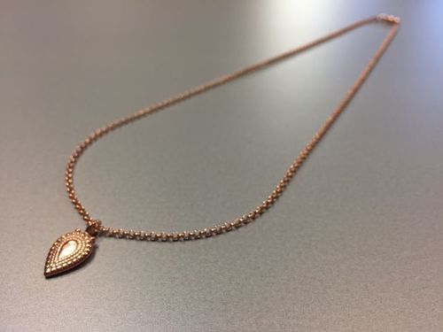 Halskette mit romantischem Anhänger rose vergoldet